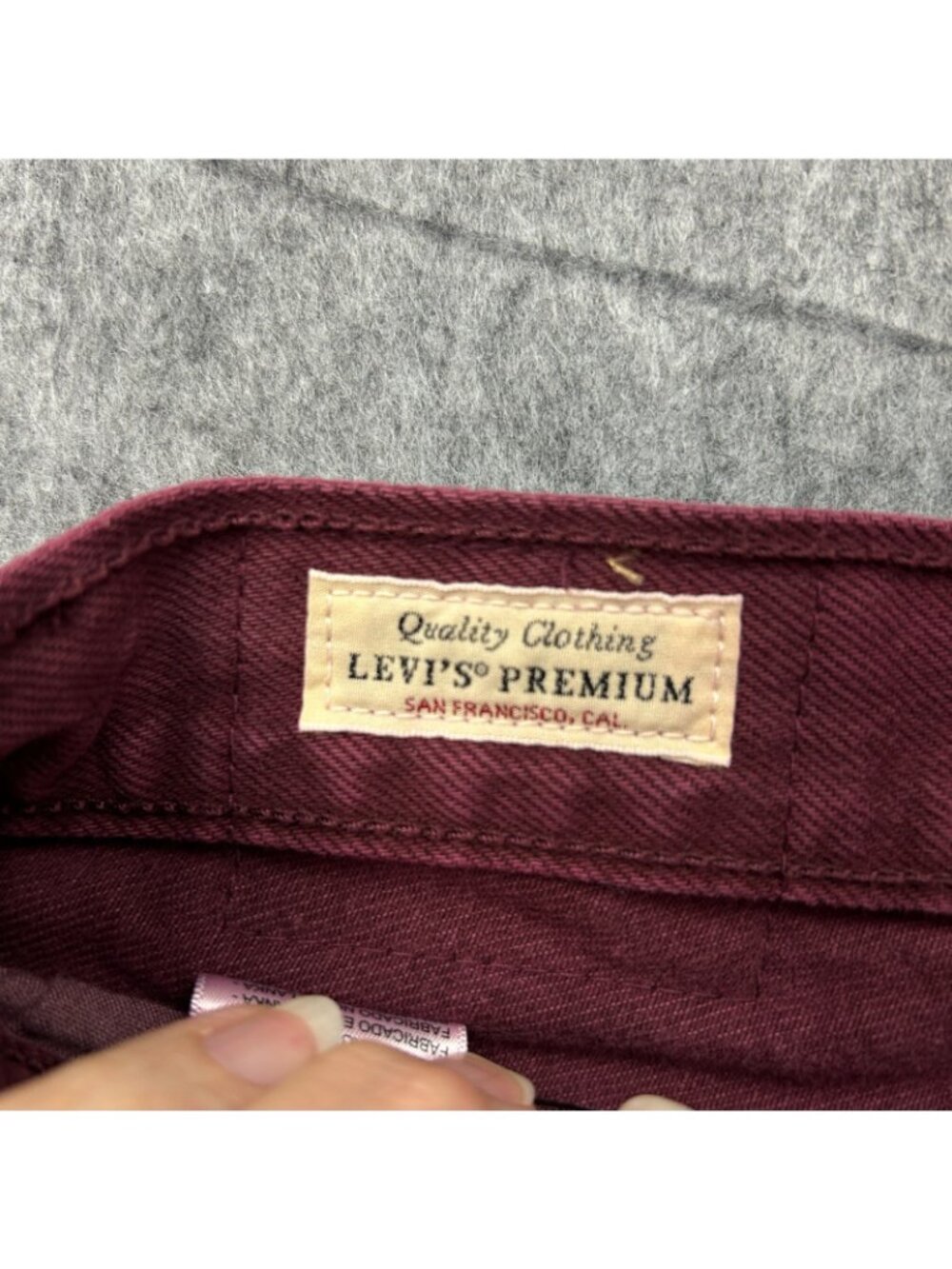 Levi's 501 Original Cropped Jeans Women's Size 28 X 28 Button Fly Big E Wine Red - Picture 5 of 15